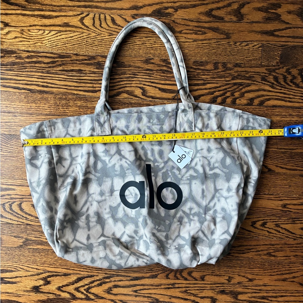 Brand new with tags ALO Yoga Gray Women's Tote Bag